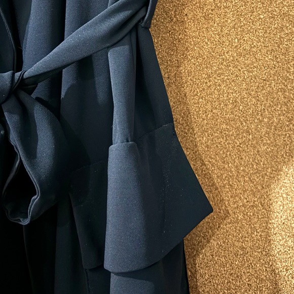 Zara Basics Sleeveless, Tie-belt, Long Open Blazer - Picture 3 of 4